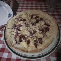 Pizza  at Al Sanpietrino Trattoria in Lisbon