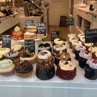 view of the window, vegan goods are clearly labelled! #Veganuary at Chök in Madrid