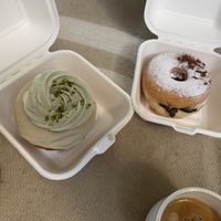 pistachio cronut and chocolate sandwhich donut😄#Veganuary at Chök in Madrid