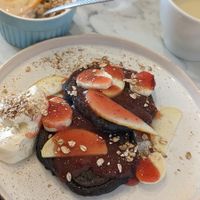 Black fluffy pancakes at Urban Greener in Paris