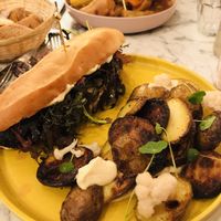 Plats du soir / Burger et couscous at Urban Greener in Paris