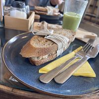 Sauerteig Sandwich mit Tofu & getrockneten Tomaten   at Coffee & Books in Decin