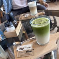 Iced Matcha Latte mit Hafermilch  at Coffee & Books in Decin