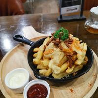 Cheesy fries at Veganerie - Nana in Bangkok