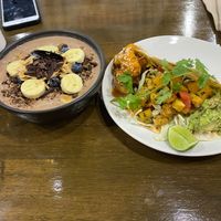Chocolate smoothie bowl & Christmas tacos at Veganerie - Nana in Bangkok