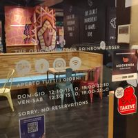 Opening hours at Flower Burger in Rome
