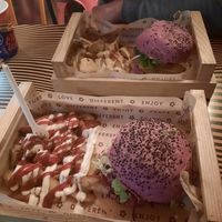 😋😋😋 at Flower Burger in Rome