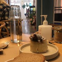 Vegan cinnamon roll & hummus beet toast!!! at Anana in Athens