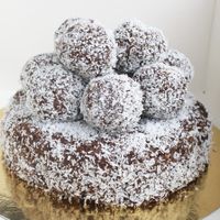 Chokladbollstårta at Veganska Kakor in Malmo