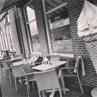 Black and white  at Aan de Maas in Rotterdam