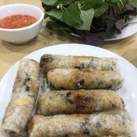 Spring rolls at Hanh Nhi in Cabramatta