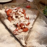 Boekweitpannenkoek met aardbeien   at Crêpeaffaire in Haarlem