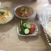 Yemekleri gerçekten çok güzeldi 4-5 çeşit vegan opsiyon var ve gayet bu konuda bilgililer ayrıca doyurucuydu   at Cafe Du Levant in Izmir