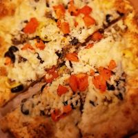 Vegan white pizza at Guiseppe's in Akron