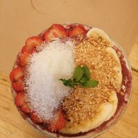 Açaí bowl at Boa Beach in Valencia