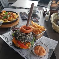 Black pulled burger at Kavarna Q - Tabor in Maribor