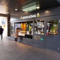 Exterior on ground level of station at Brezelkönig in Dietikon