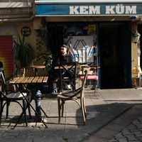 Outdoor seating at Plantbased Egyptian Eatery in Istanbul