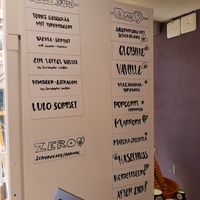 Vegan flavors in right column at KALTE LUST Gelateria | Suppenstube in Olten