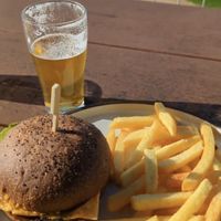 Excellent, no frills burger by the sea at Wye Beach Hotel in Wye River