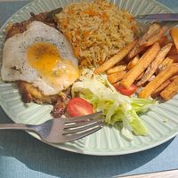 Seitan à portuguesa com ovo a cavalo at Kukicha in Leiria