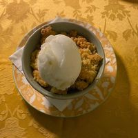 Crumble de maçã com gelado de Lima (uma opção mais fresca)  at Kukicha in Leiria