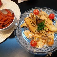 not on the menu: roasted tofu (came with grill tomatoes, pears, mushroom and curry-souce) at Kombinatas in Klaipeda