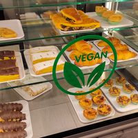 Vegan brioche and pastries at Pastelaria Tupi in Porto