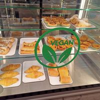 Daily vegan options at Pastelaria Tupi in Porto