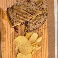 Vegan toast at Pastelaria Tupi in Porto