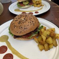 Bagel (great facon!) and pulled jackfruit burger  at Liefs in Tulum