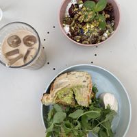 Chai latte, yoghurt bowl, tempeh sandwich at Farm2Table - Davidshall in Malmo