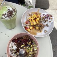 Dr green smoothie, peach hazelnut waffle, yoghurt bowl at Farm2Table - Davidshall in Malmo
