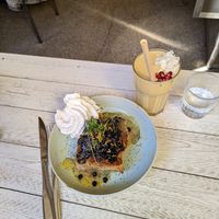 French toast with a smoothie at Farm2Table - Davidshall in Malmo