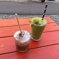 Hot Chocolate and The Green smoothie  at Farm2Table - Davidshall in Malmo