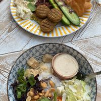 Noodles and falafel at Farm2Table - Davidshall in Malmo