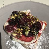 Berry Toast at Farm2Table - Davidshall in Malmo