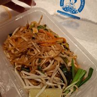 Pad thai vegan at Sawasdee Thai Restaurant in Central Singapore