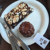 Glutinous rice brownie (GF) and another cookie that I can't remember the name of but it was sooo good at Fig from Vegan 채식주의자의 무화과 in Jeonju