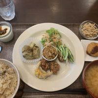 Really great lunch set, assortment of flavors, 950¥! Recommend😄 at Yuimaru in Minoo