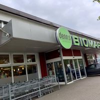 outside at denn's Biomarkt - Heinrich in Braunschweig