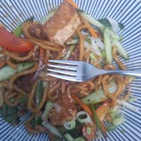 Udon-Nudeln mit Tofu und Seitan at Pho in Berlin