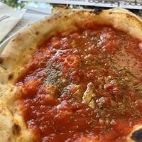 Pizza marinara  at Pepe Bianco in Salo