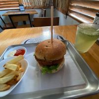 Hamburguesa y Limonada at Mr Veggie San Pedro in San Pedro
