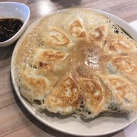 Pan-fried dumplings at Guǎng Fú Pǔ Yuán 廣福樸園精緻蔬食 in Taichung
