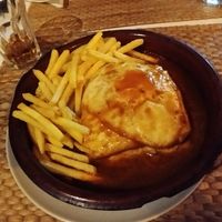 Francesinha vegetariana at Shanti in Braga