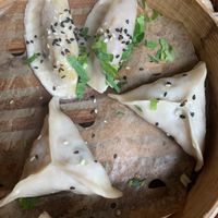 Dynove s arasidy (ze stale nabidky) a robi s jarni cibulkou at Dim Sum Spot - Letná in Prague