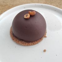 Entremet chocolat noisette. at Millefolium in Pau