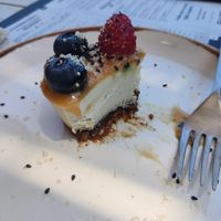 Vegan cheesecake #Veganuary at Honest Greens in Lisbon