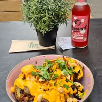 Henry with chili sin carne at Potateria in Mannheim